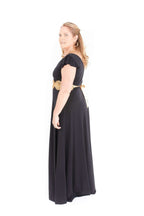 Vestido negro de laycra con mangas escote en V