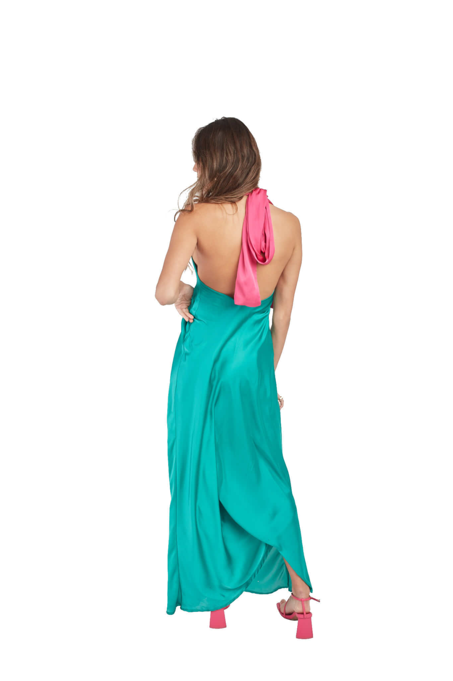 Arriendo de Vestido largo esmeralda con detalles fucsia con tiras largas de seda