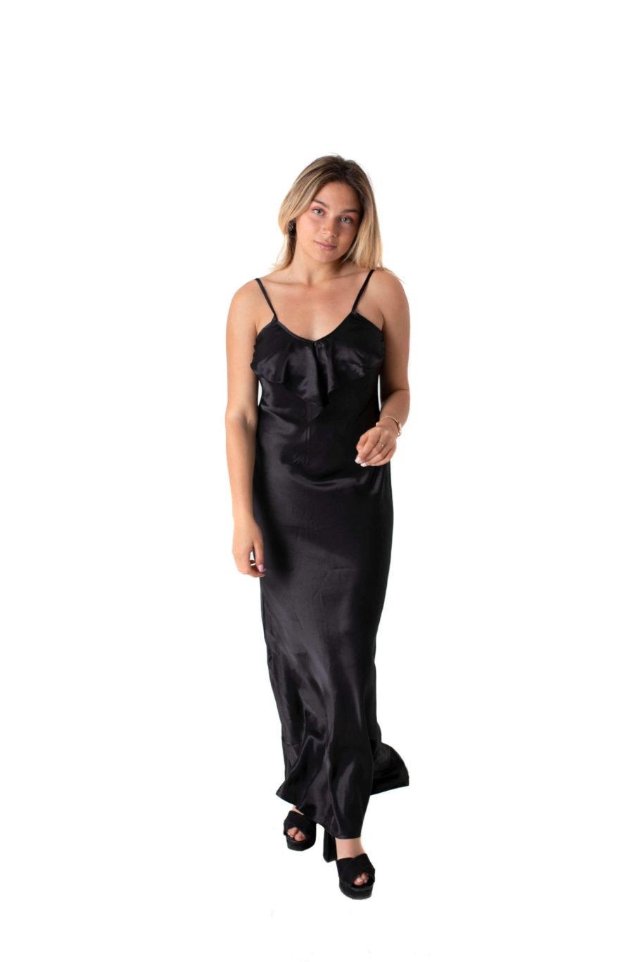 Arriendo de Vestido negro largo de seda