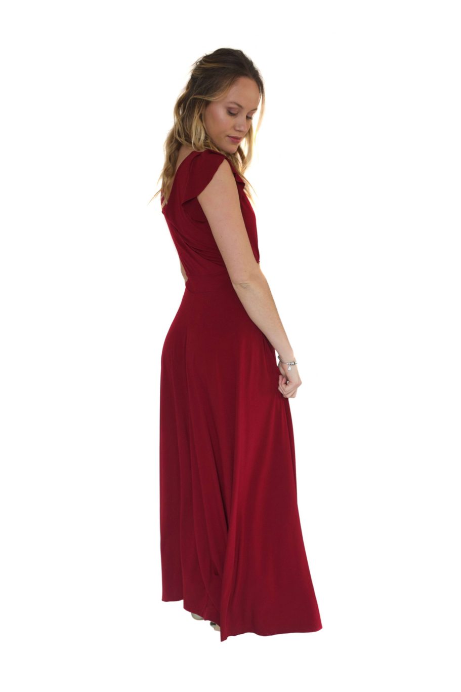 Arriendo de Vestido largo burdeo cinturón dorado