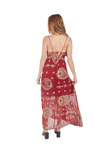 Arriendo de Vestido largo color berenjena con mil mostacillas y bordados dorados