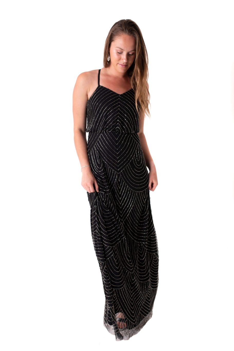 Arriendo de Vestido negro con lentejuelas plateadas espalda cruzada largo
