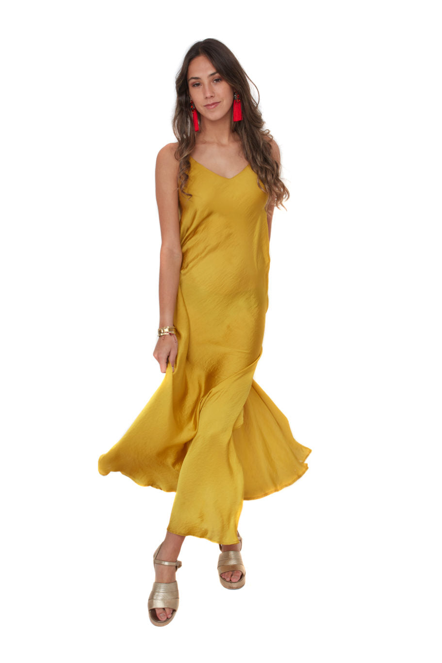 Arriendo de Vestido dorado largo marca astra magnolia