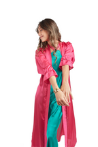 Arriendo de Kimono fucsia largo con elástico en mangas