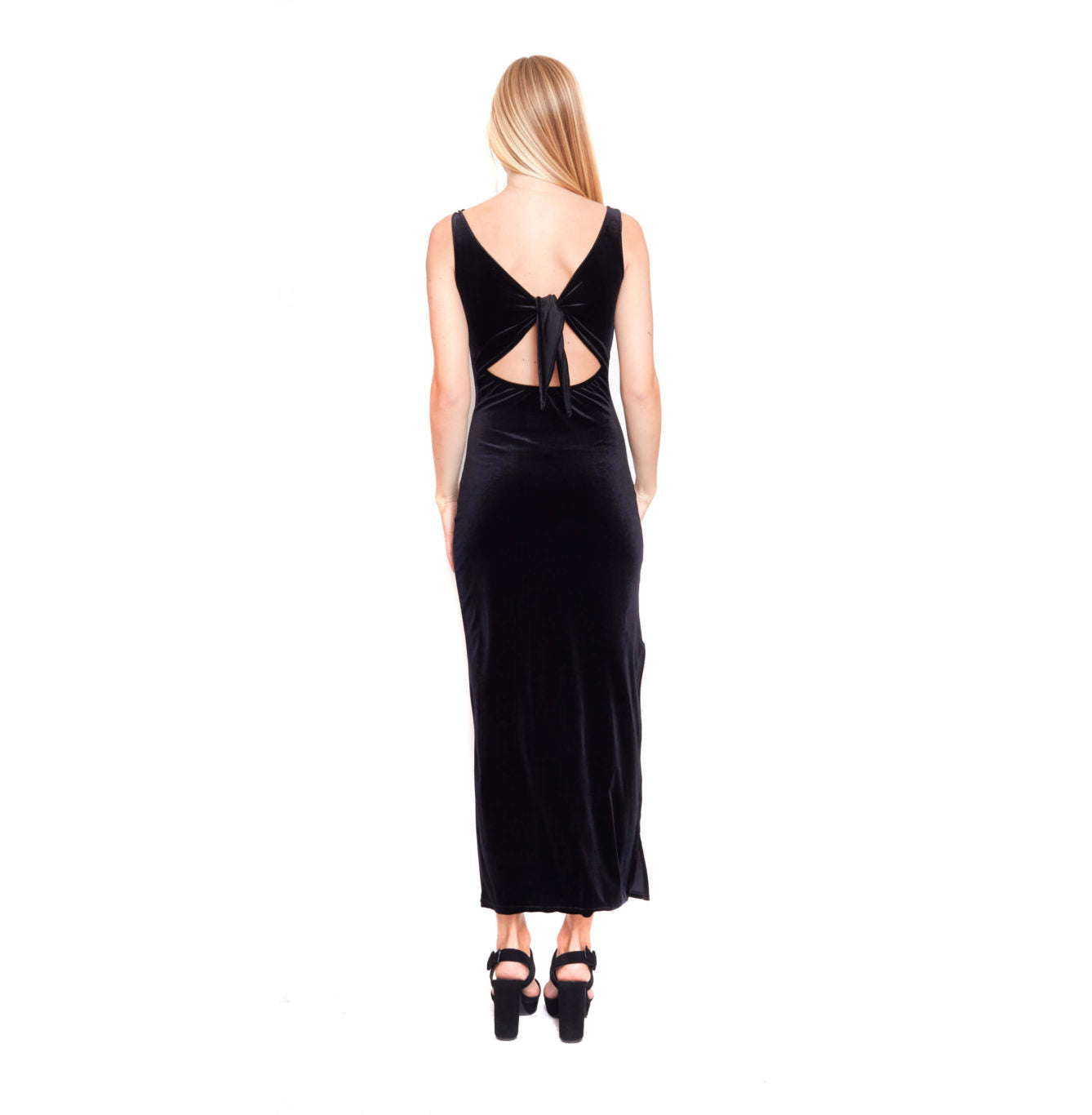 Vestido negro plush cuello bote