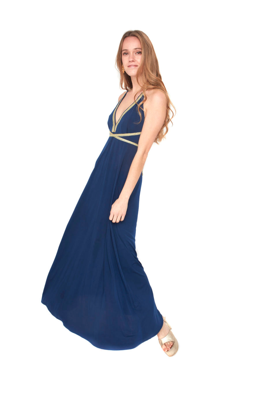 Arriendo de Vestido largo azul marino de lycra con cinta dorada en escote y espalda abierta