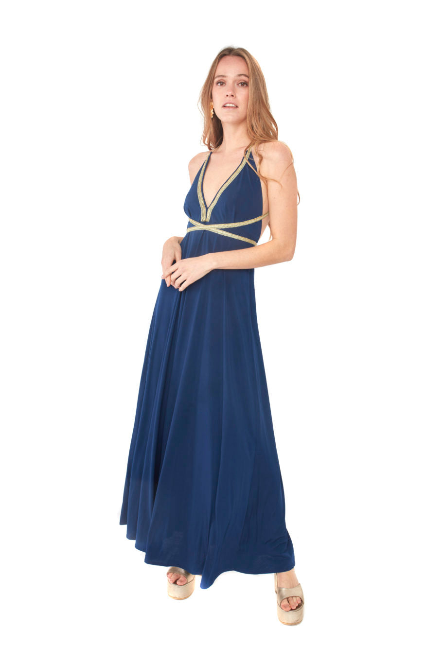 Arriendo de Vestido largo azul marino de lycra con cinta dorada en escote y espalda abierta