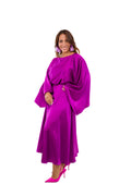 Vestido Largo Morado Intenso con Mangas y Apertura en Espalda