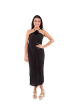 Vestido Negro Plizado con Flor en Cuello Midi