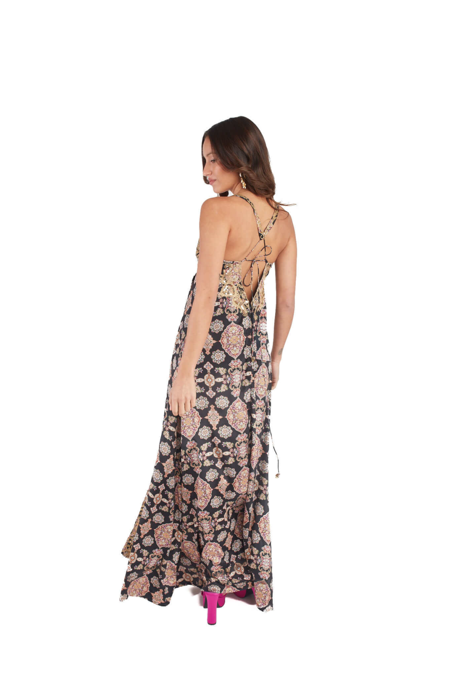 Arriendo de Vestido Largo marca India Chic Negro con mandalas y bordados dorados