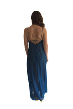 Arriendo de Vestido largo azul con detalles dorados marca Rarabaris