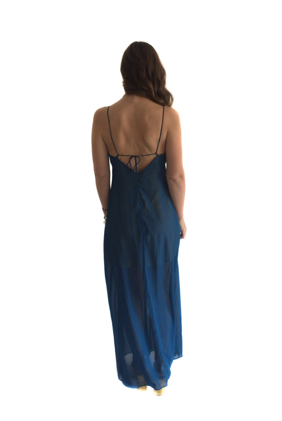 Arriendo de Vestido largo azul con detalles dorados marca Rarabaris