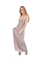 Arriendo de Vestido largo rosado con estampado turquesa