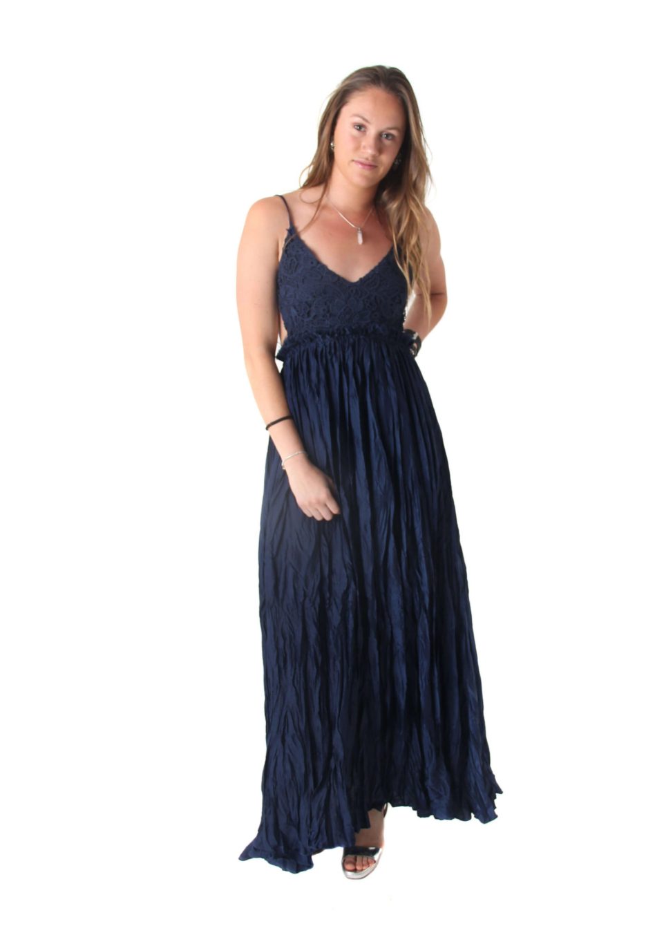 Vestido azul largo corrugado espalda descubierta
