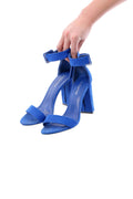 Arriendo de Zapatos azules con hebilla al costado
