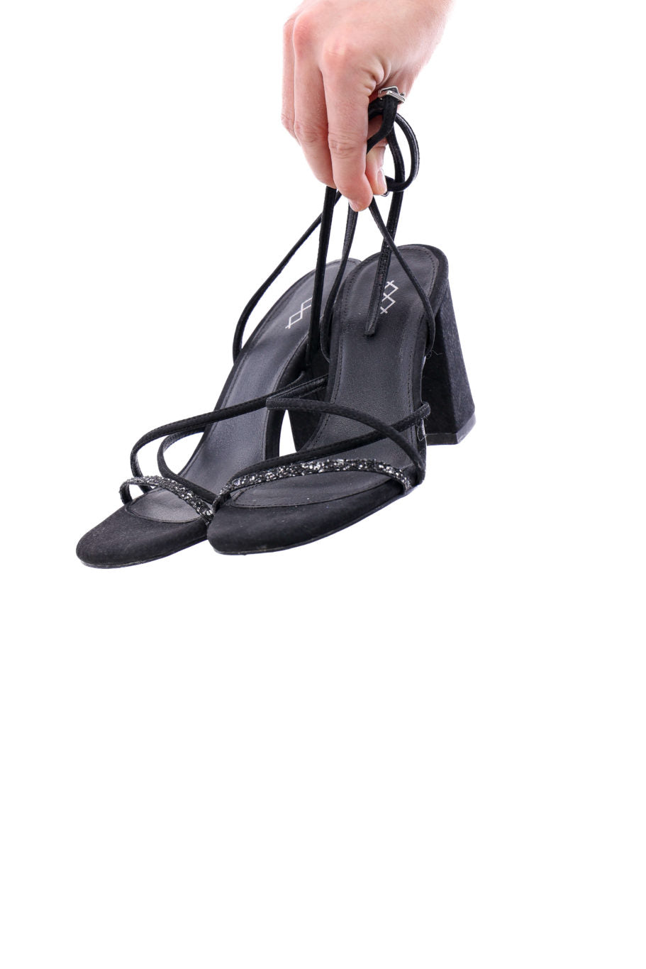 Arriendo de Zapatos Mim negros taco bajo con brillos