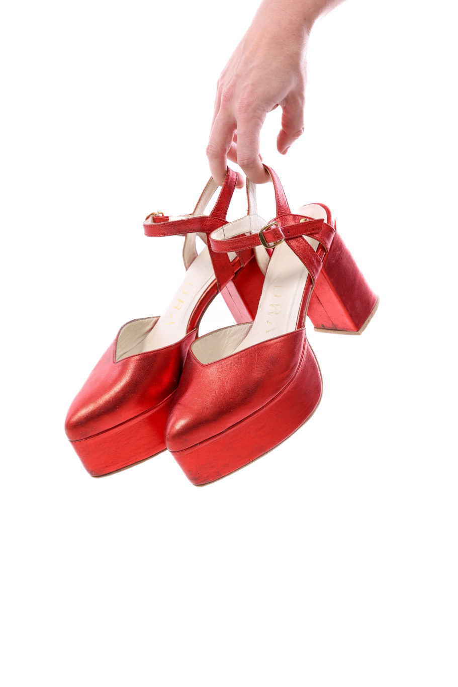 Arriendo de Zapatos rojo atornasolado leandra