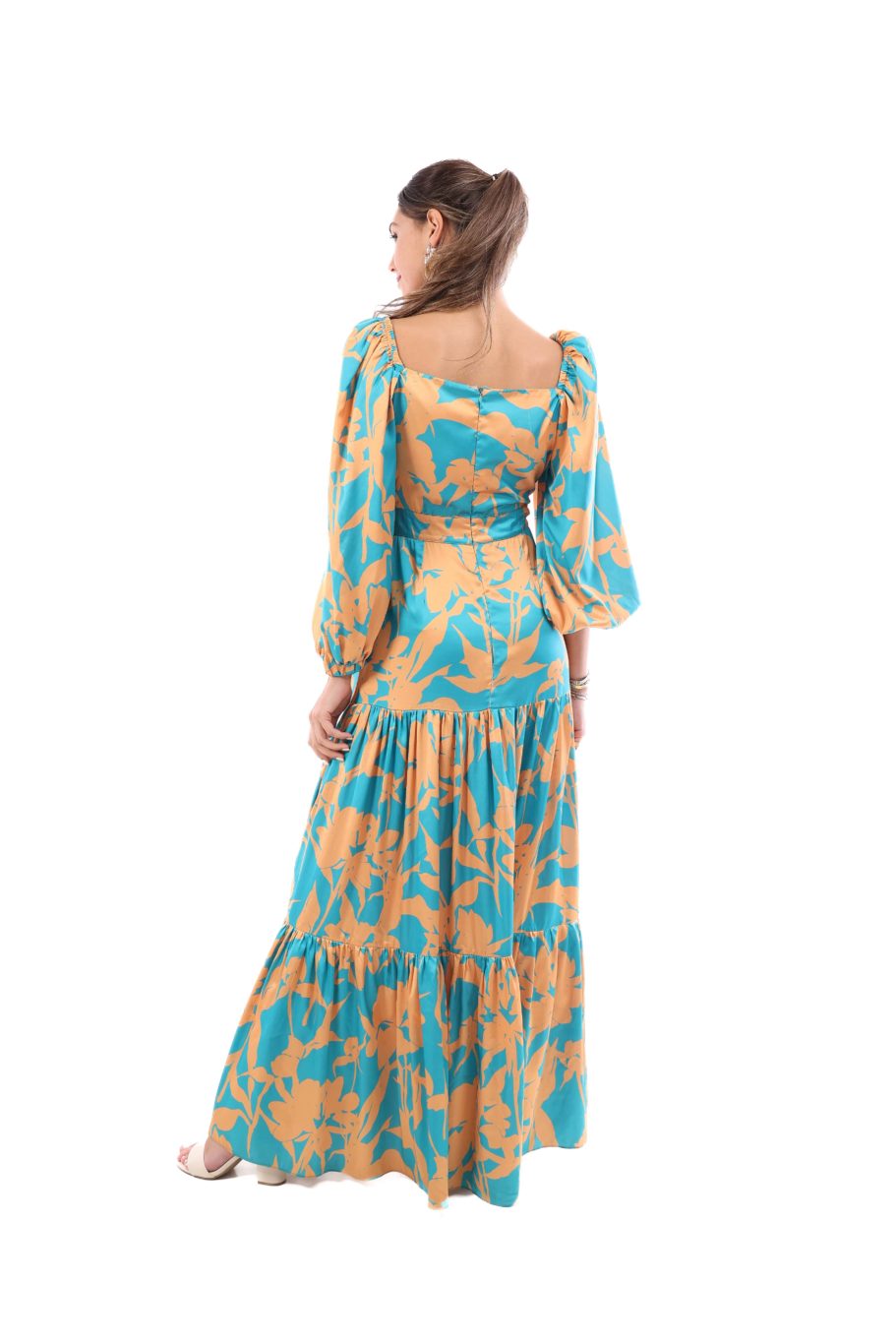 Arriendo de Vestido largo celeste con naranjo y mangas largas