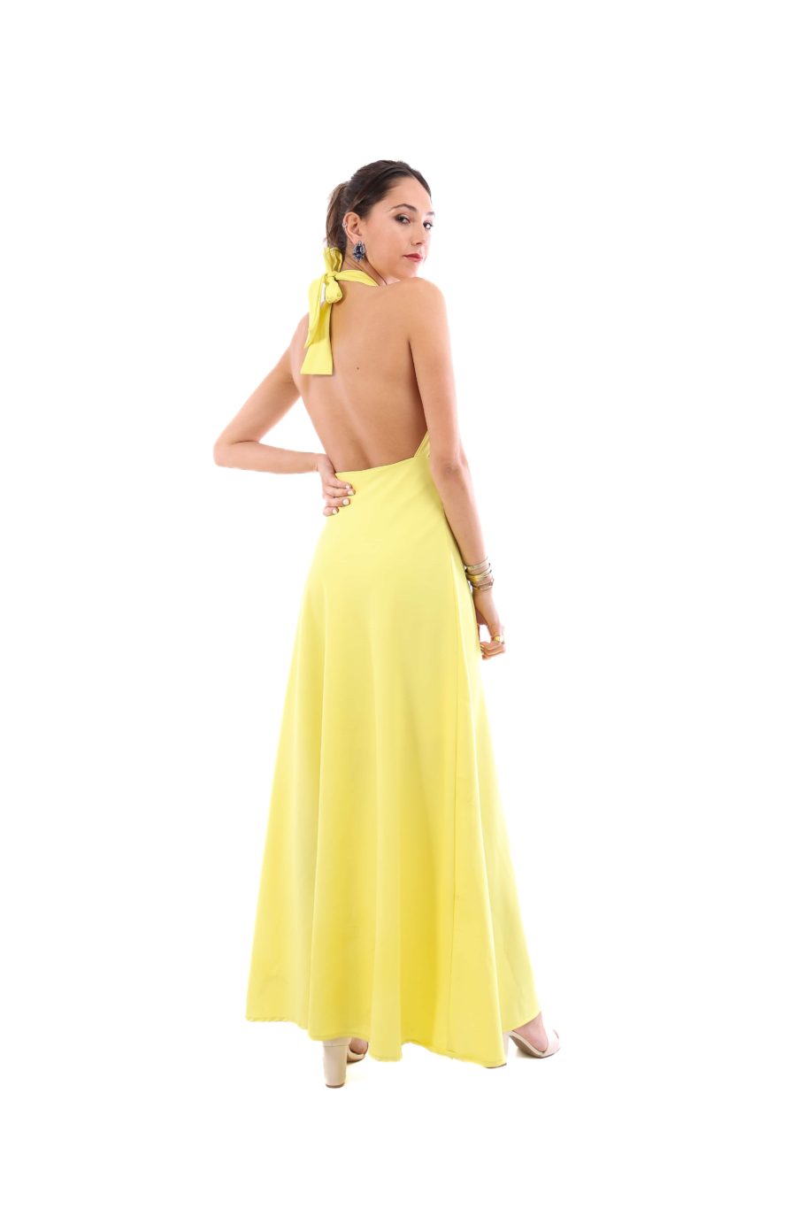 Arriendo de Vestido largo amarillo fosforescente tiras al cuello