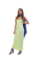 Arriendo de Vestido largo verde limón cuello halter con tiritas en espalda