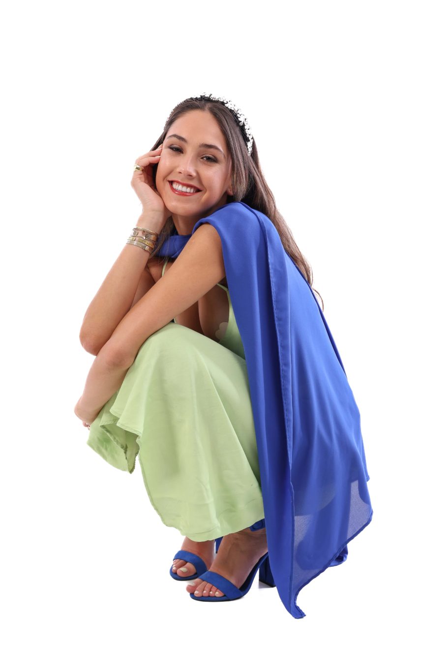 Arriendo de Vestido largo verde limón cuello halter con tiritas en espalda