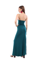 Arriendo de Vestido verde largo cut out adelante con elásticos arriba y escote en v
