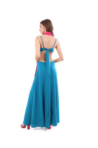 Arriendo de Vestido largo azulino cut out con tiritas cruzadas en escote