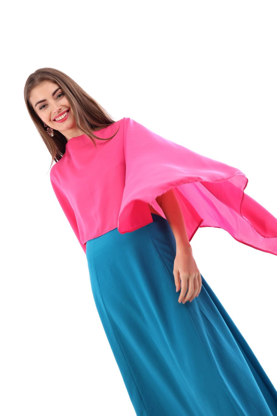 Arriendo de Vestido largo azulino cut out con tiritas cruzadas en escote