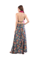 Arriendo de Vestido largo azul con cortes en cintura y estampado de flores