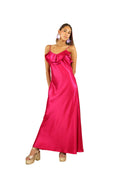 Arriendo de Vestido largo fucsia vuelos adelante y atrás