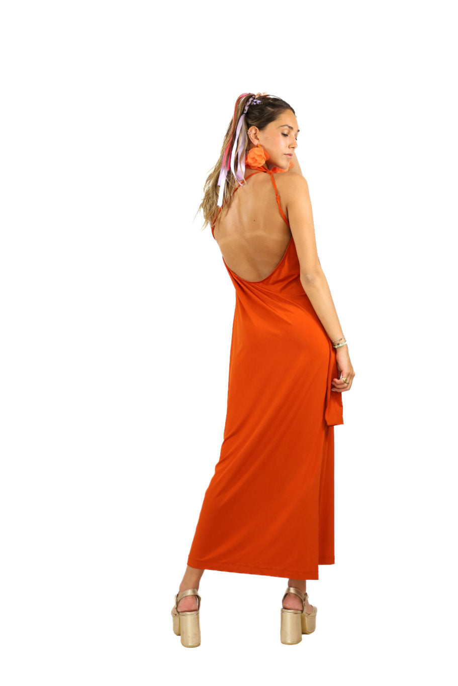 Arriendo de Vestido largo de lycra naranjo asimétrico