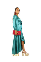 Arriendo de Vestido largo de seda celeste con mangas largas