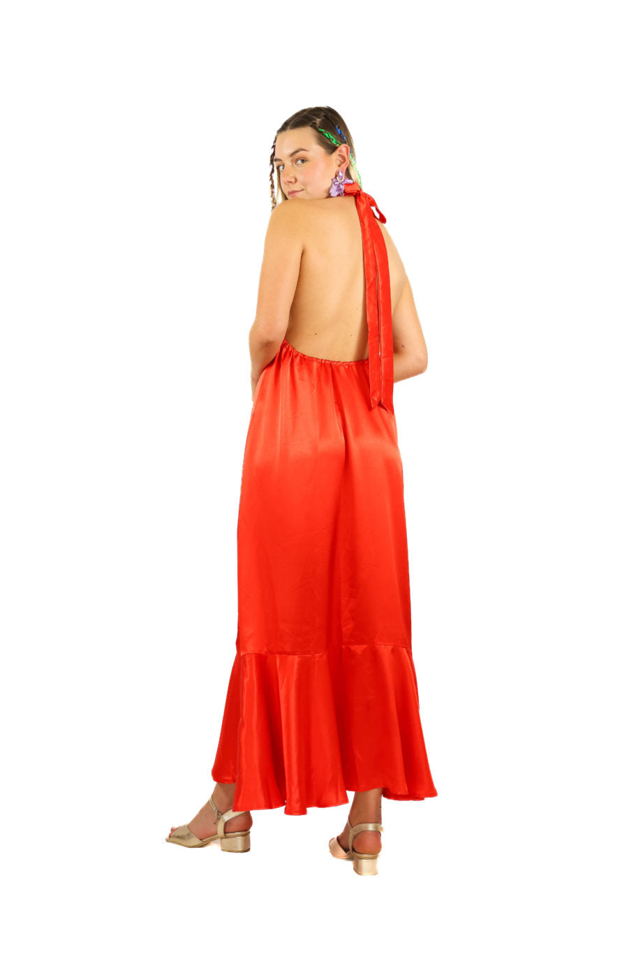 Arriendo de Vestido largo de seda rojo cuello halter