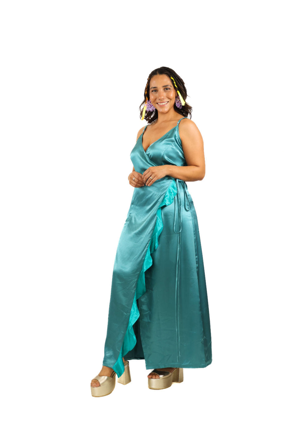 Arriendo de Vestido largo de seda celeste cruzado al costado