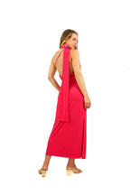 Arriendo de Vestido largo de lycra fucsia asimétrico