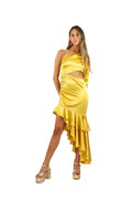 Arriendo de Vestido largo de seda dorado con una manga