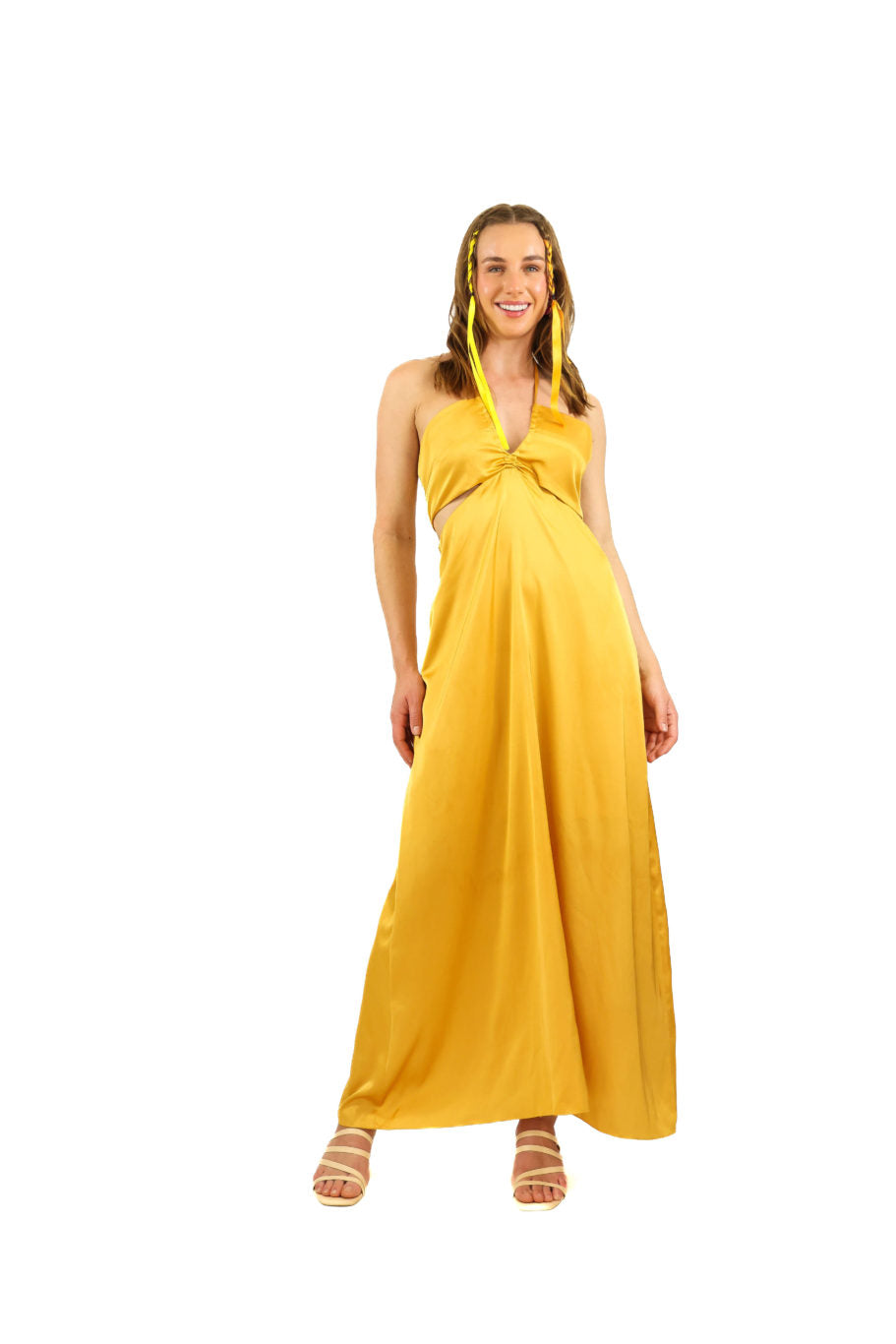 Arriendo de Vestido largo dorado de seda con amarre al cuello