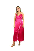 Arriendo de Vestido largo de seda fucsia cruzado al costado
