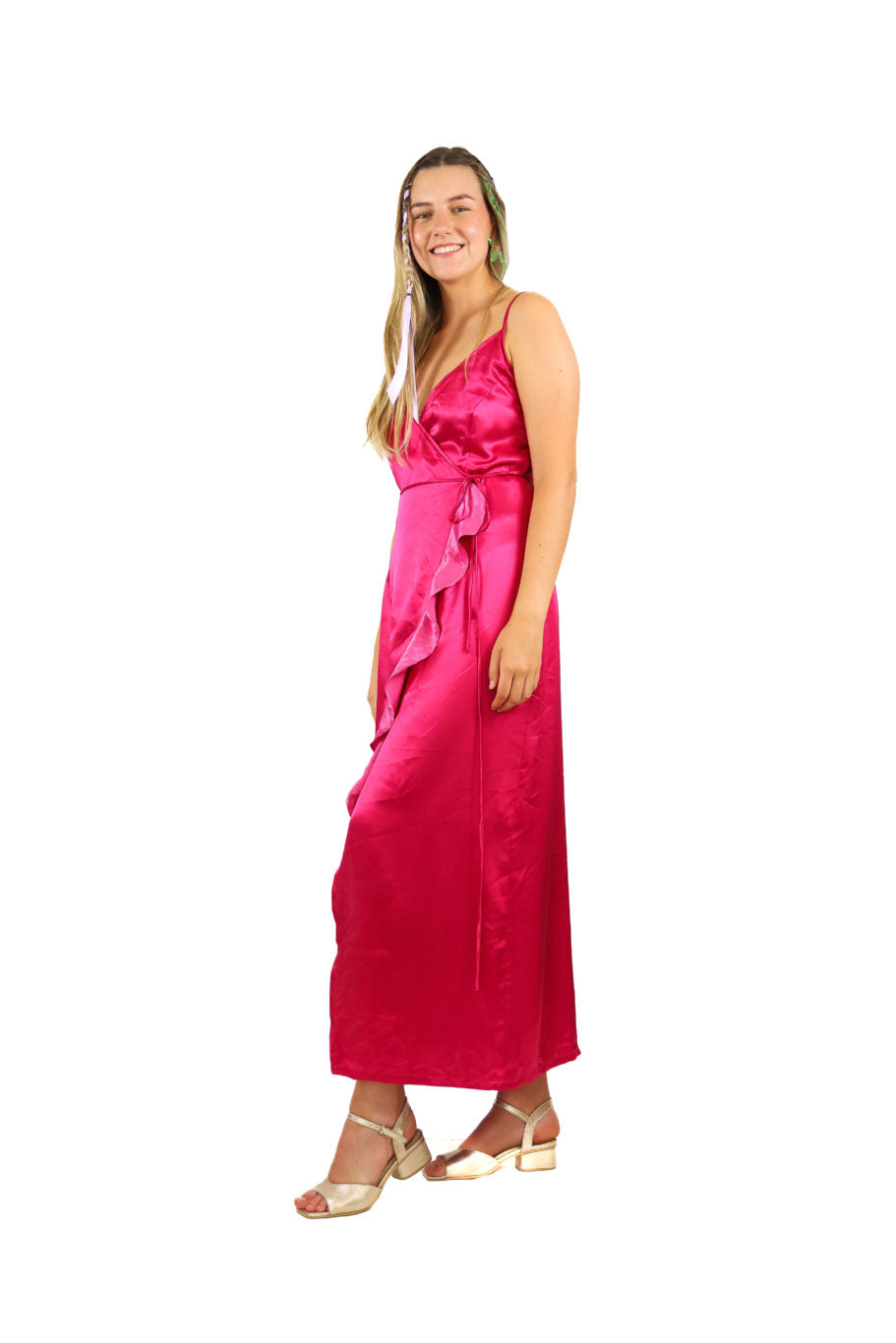 Arriendo de Vestido largo de seda fucsia cruzado al costado
