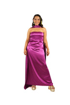 Arriendo de Vestido largo de seda morado strapless