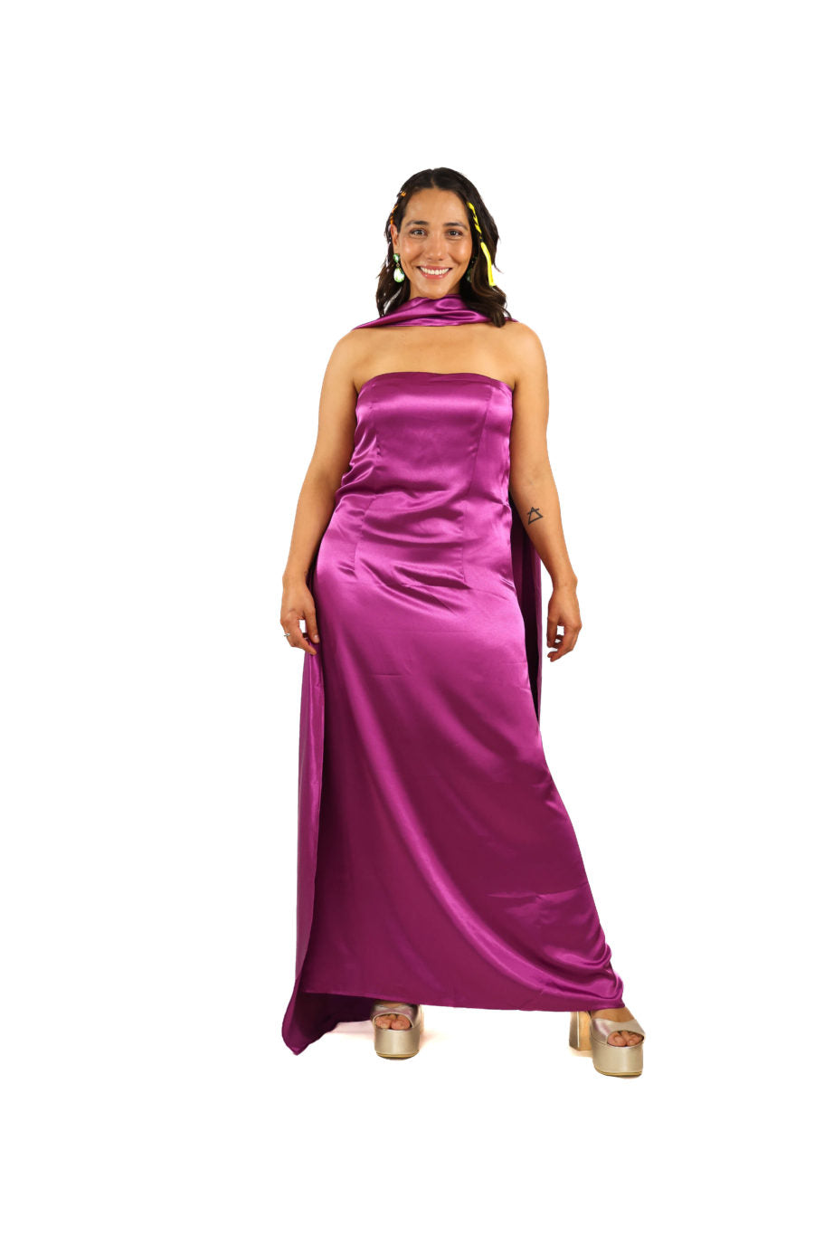 Arriendo de Vestido largo de seda morado strapless