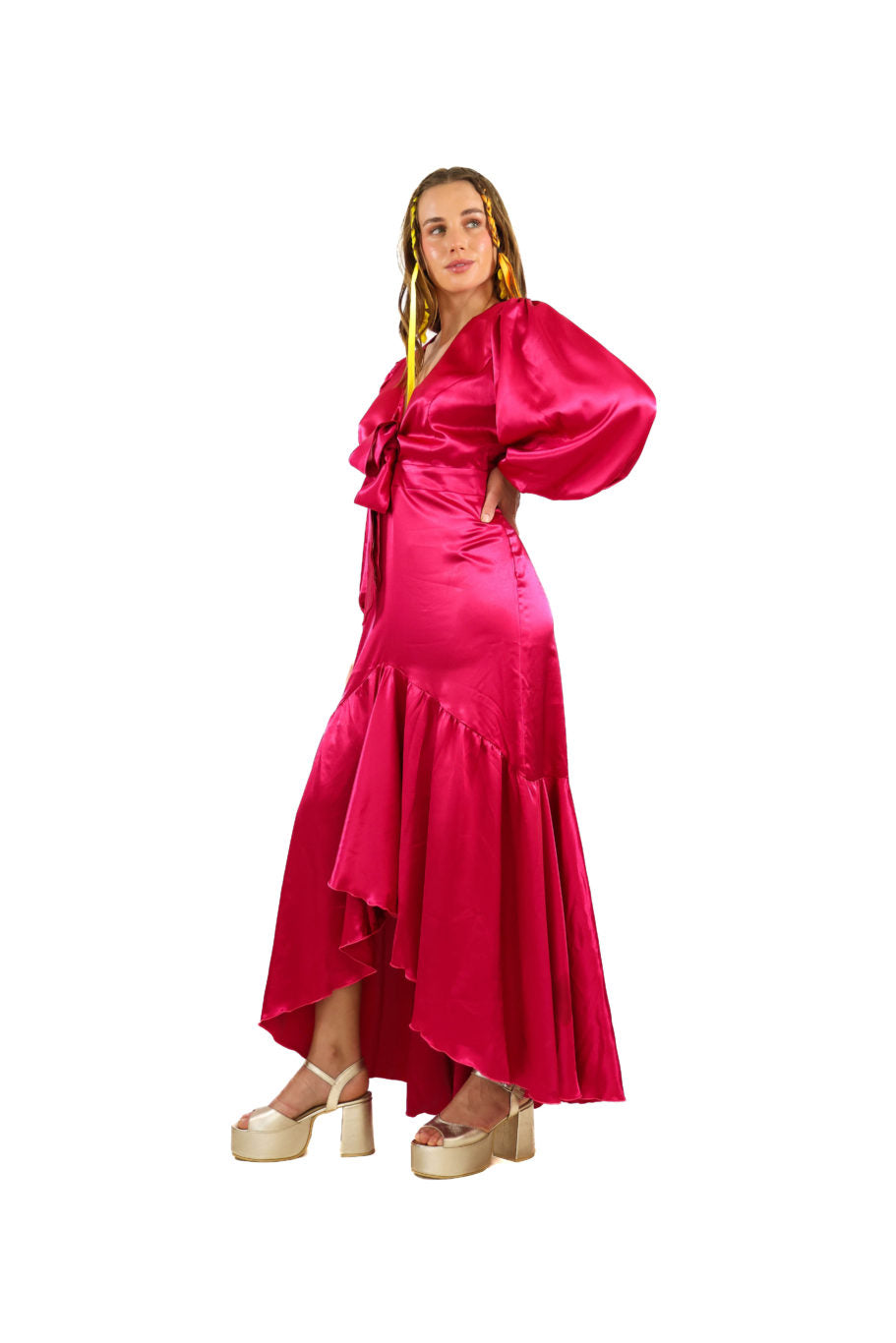 Arriendo de Vestido largo de seda fucsia con margas largas