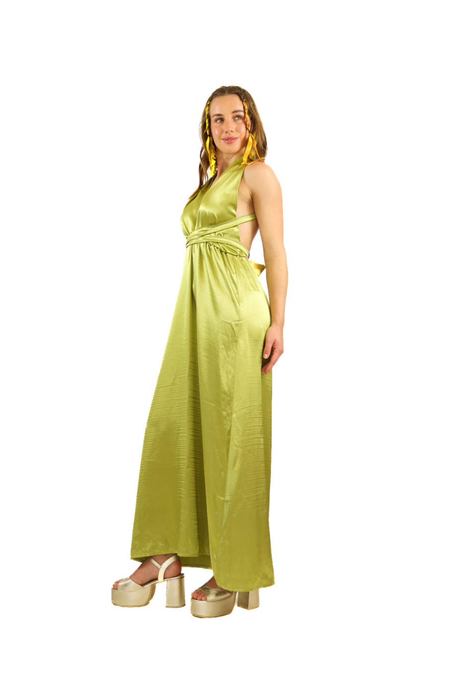 Arriendo de Vestido largo de seda verde pistacho multiforma