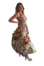 Arriendo de Vestido mostaza con diseño de flores