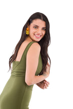 Vestido Largo de Lycra Verde Militar con Cut Out en la Cintura y Cruce al Hombro