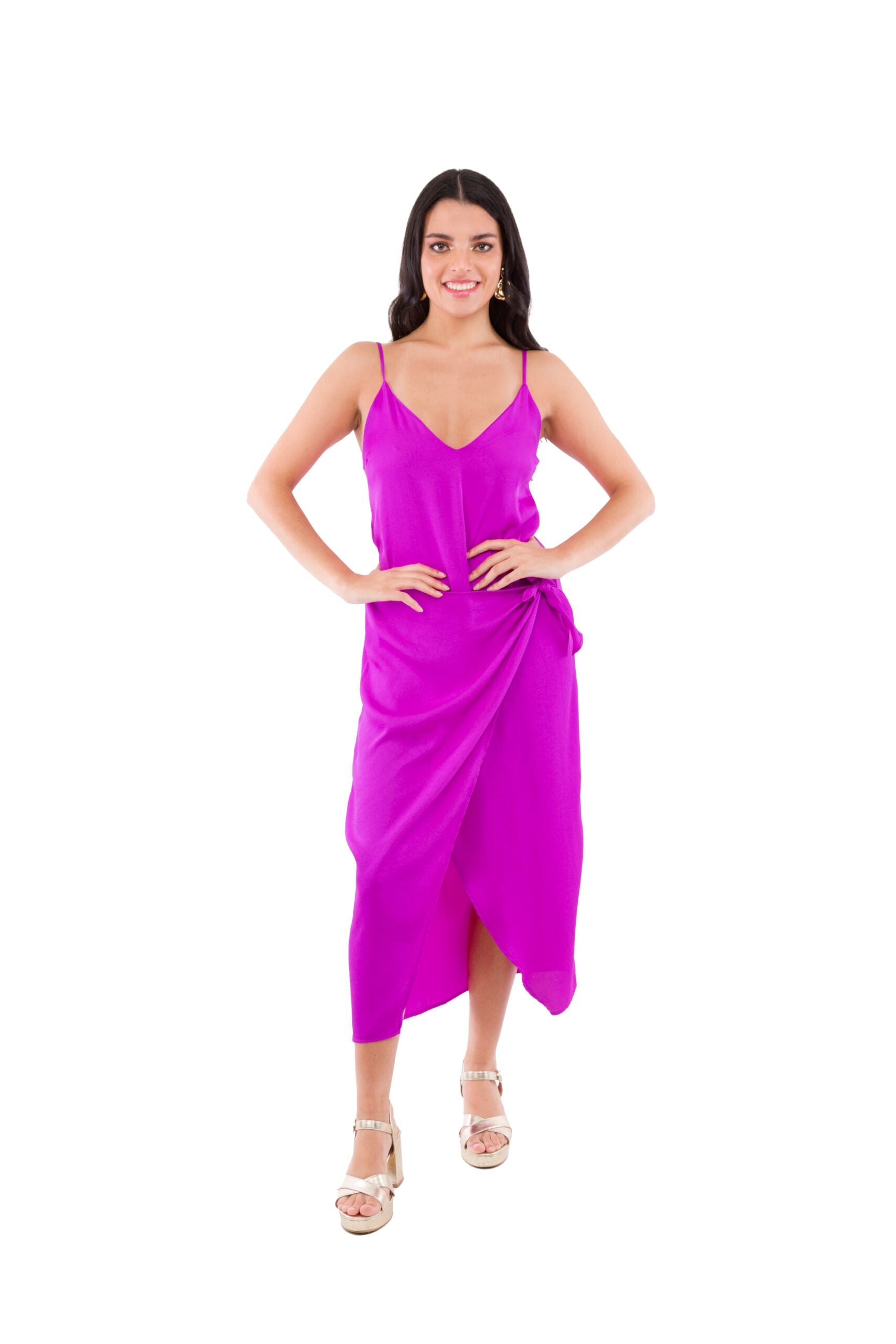 Vestido Largo Midi Tipo Pareo Color Magenta de Tiritas, Elástico en Cintura y Escote en V