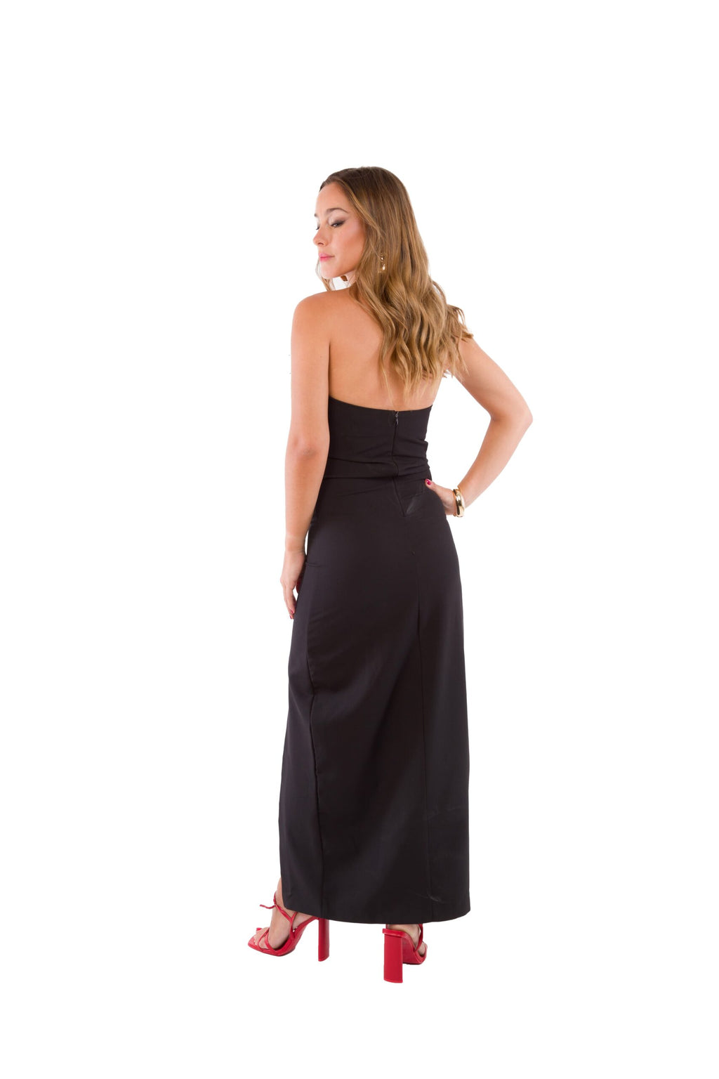 Vestido Largo Negro con Plumas en Escote Strapless Marca Saint Male Talla XS