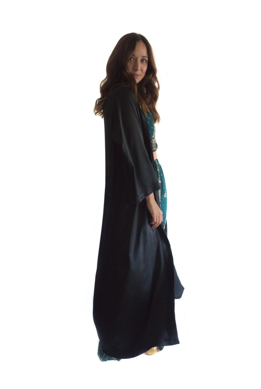 Arriendo de Kimono de seda negro largo marca Chic Dress Project
