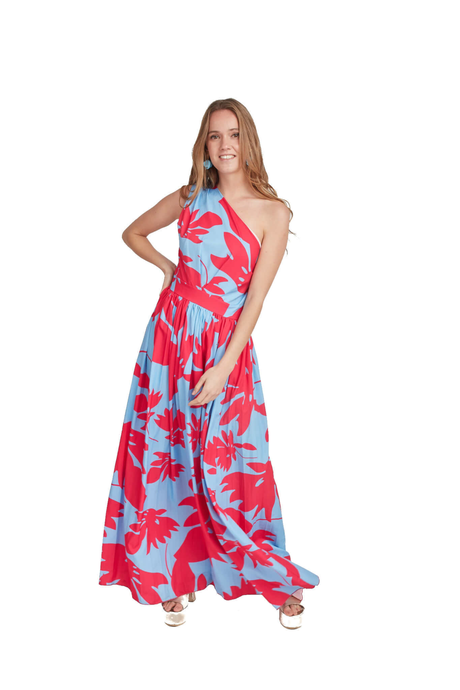 Arriendo de Vestido largo celeste claro con estampado de flores fucsia un hombro