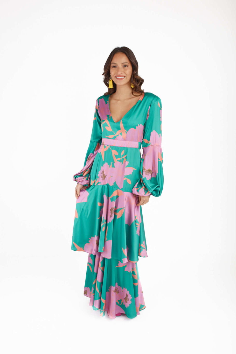 Arriendo de Vestido Largo Verde oscuro con flores morado claro